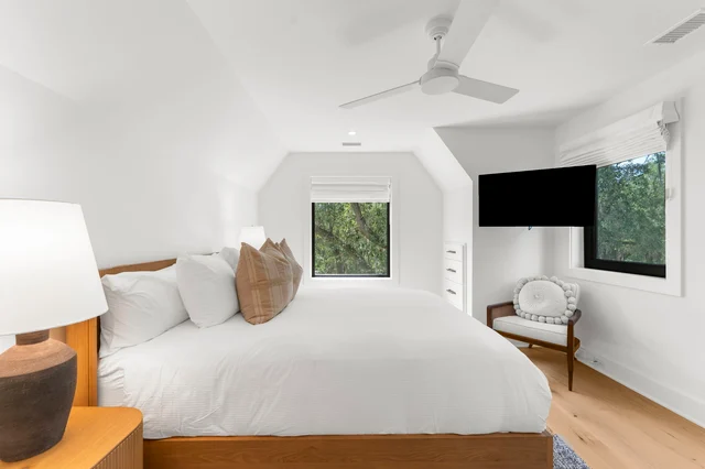 Bedroom 1 image 1