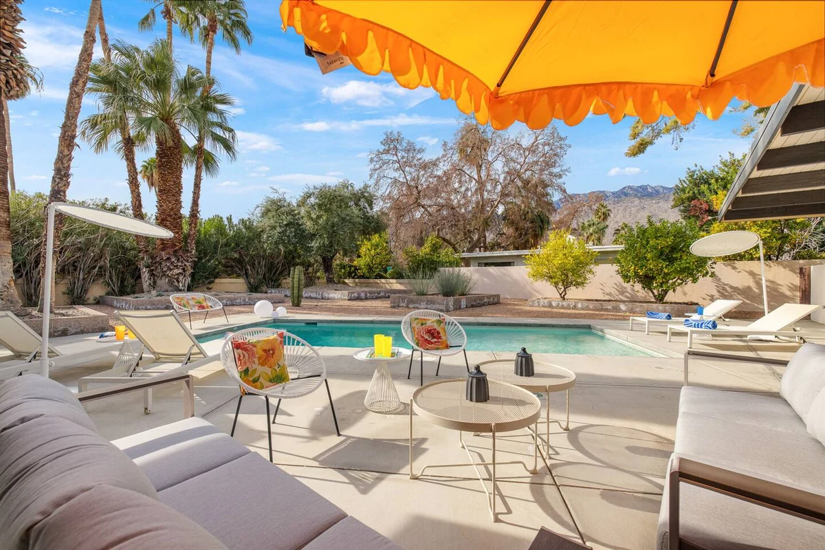 Home in Palm Springs property photo 2