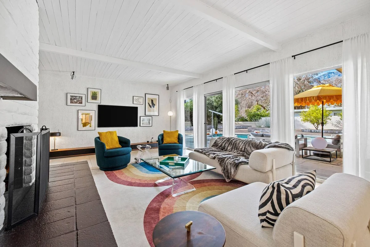 Home in Palm Springs property photo 3