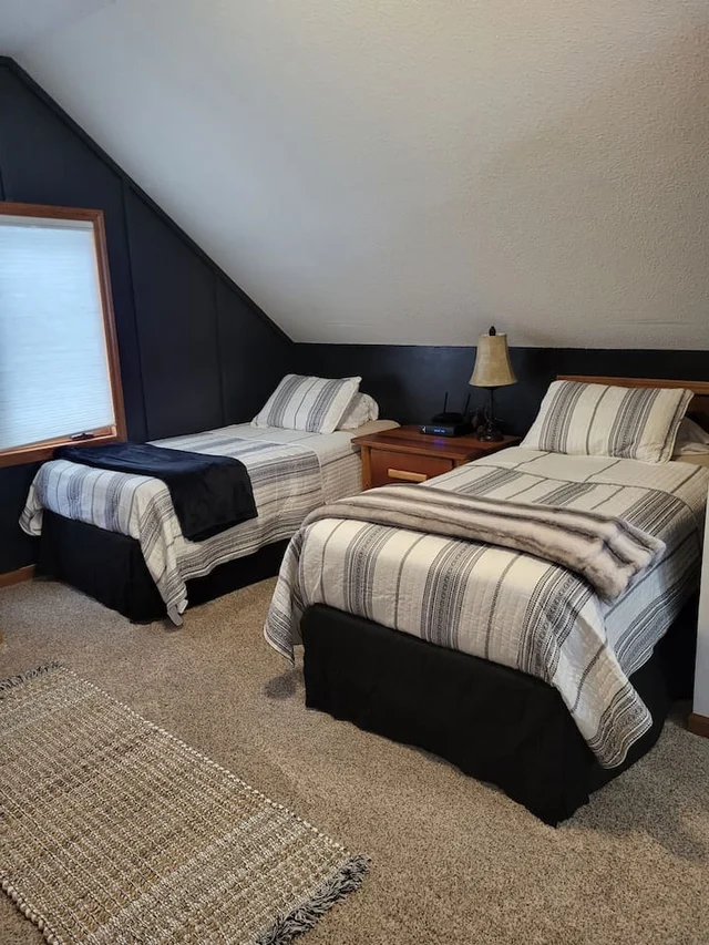 Bedroom 1 image 1