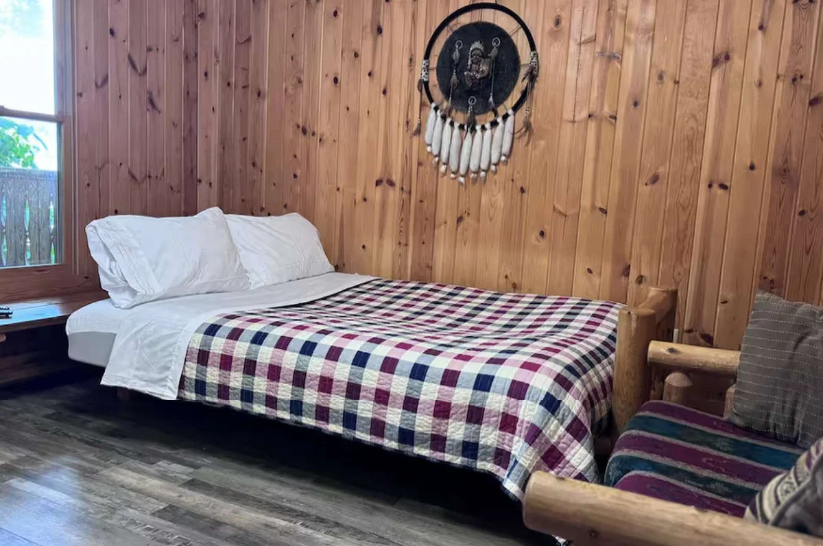 Bedroom 1 image 1