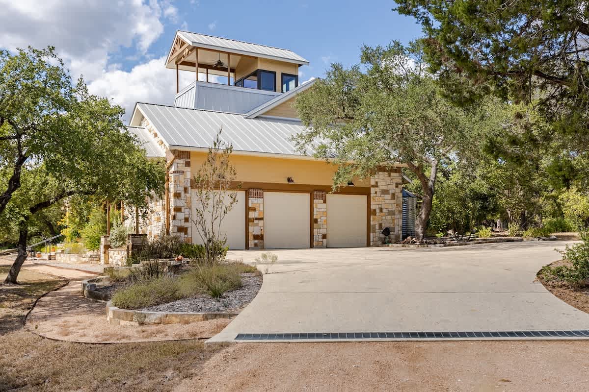 Home in Dripping Springs property photo 2