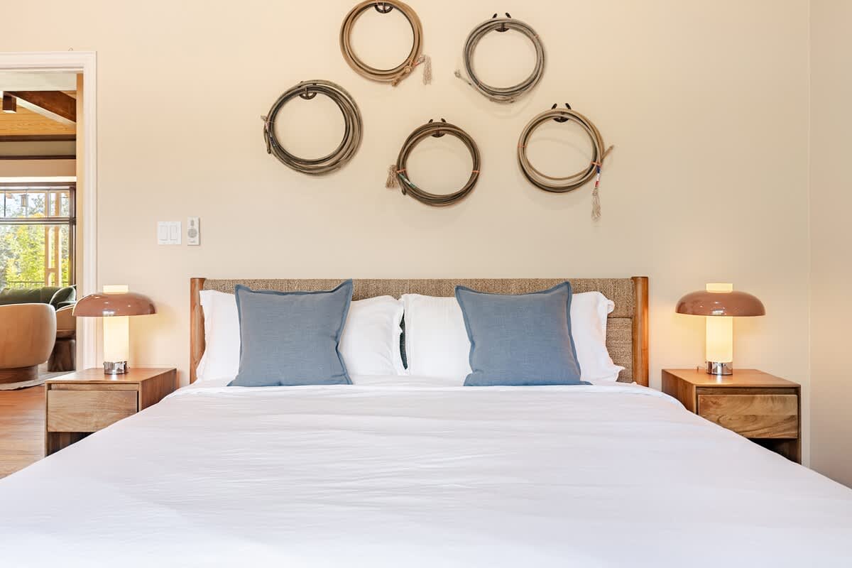 Bedroom 1 image 1