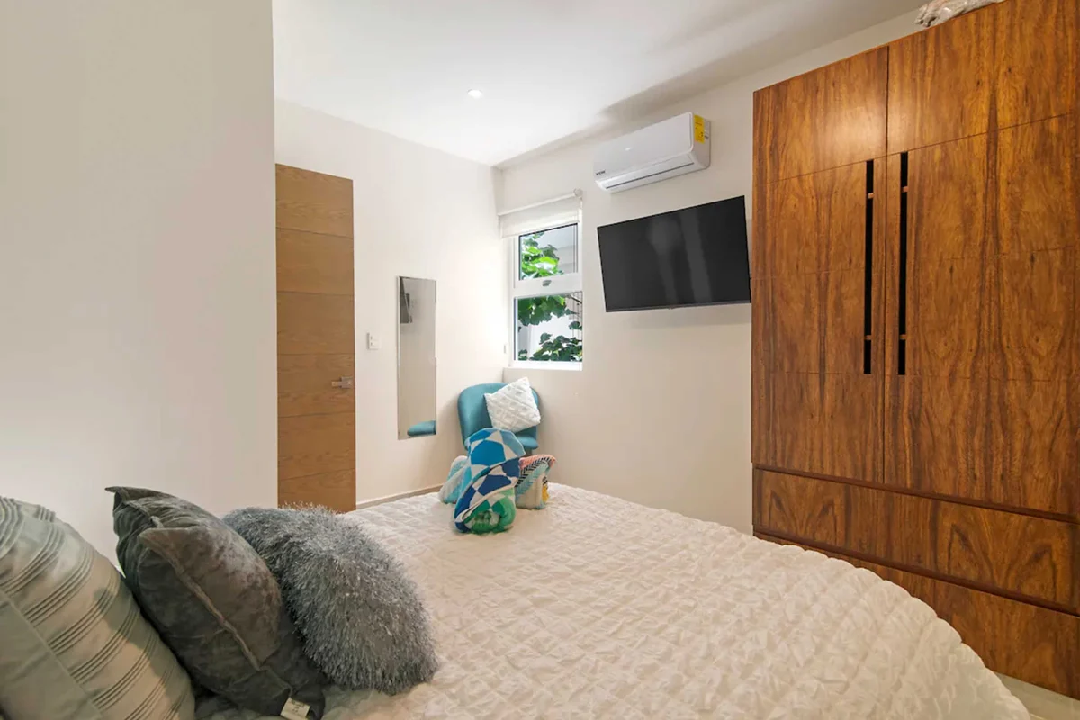 Bedroom 3 image 1
