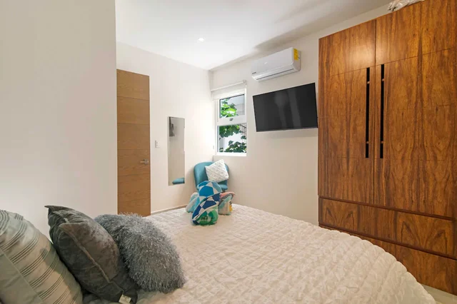 Bedroom 3 image 1