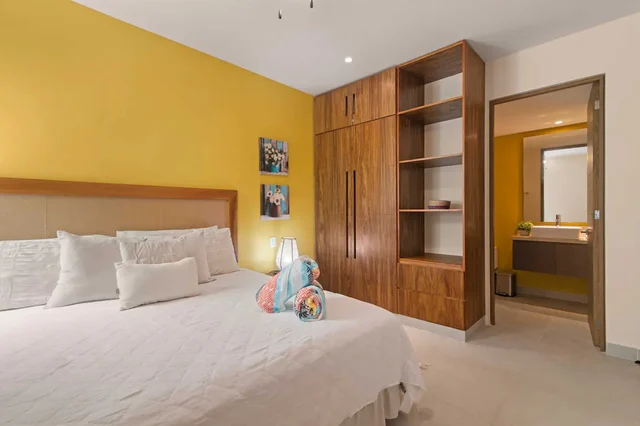 Bedroom 5 image 1