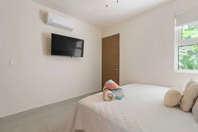 Bedroom 4 image 1