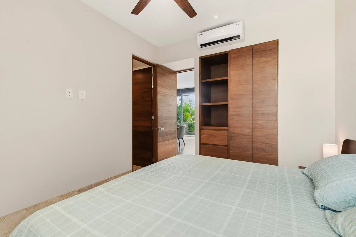 Bedroom 1 image 1