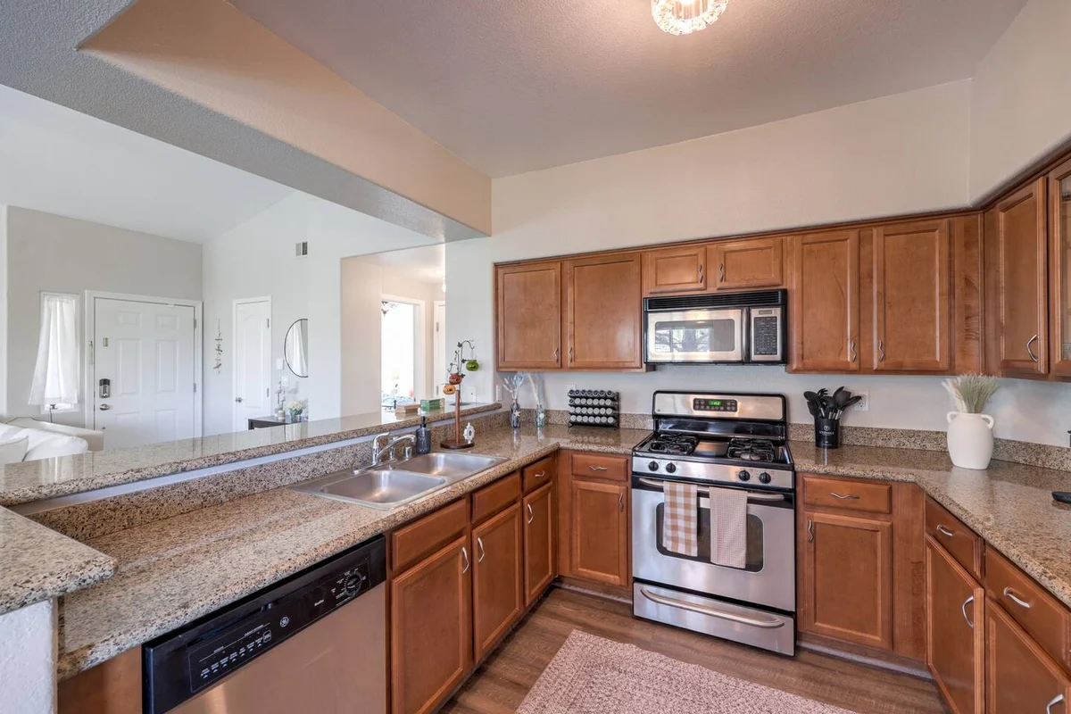 Apartment in Las Vegas property photo 5