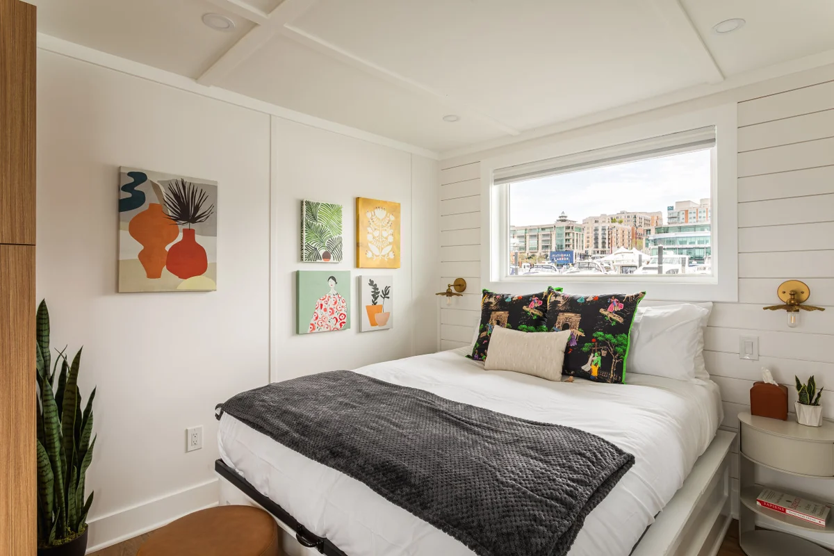Home in National Harbor property photo 5