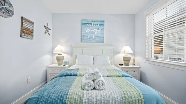 Bedroom 5 image 1