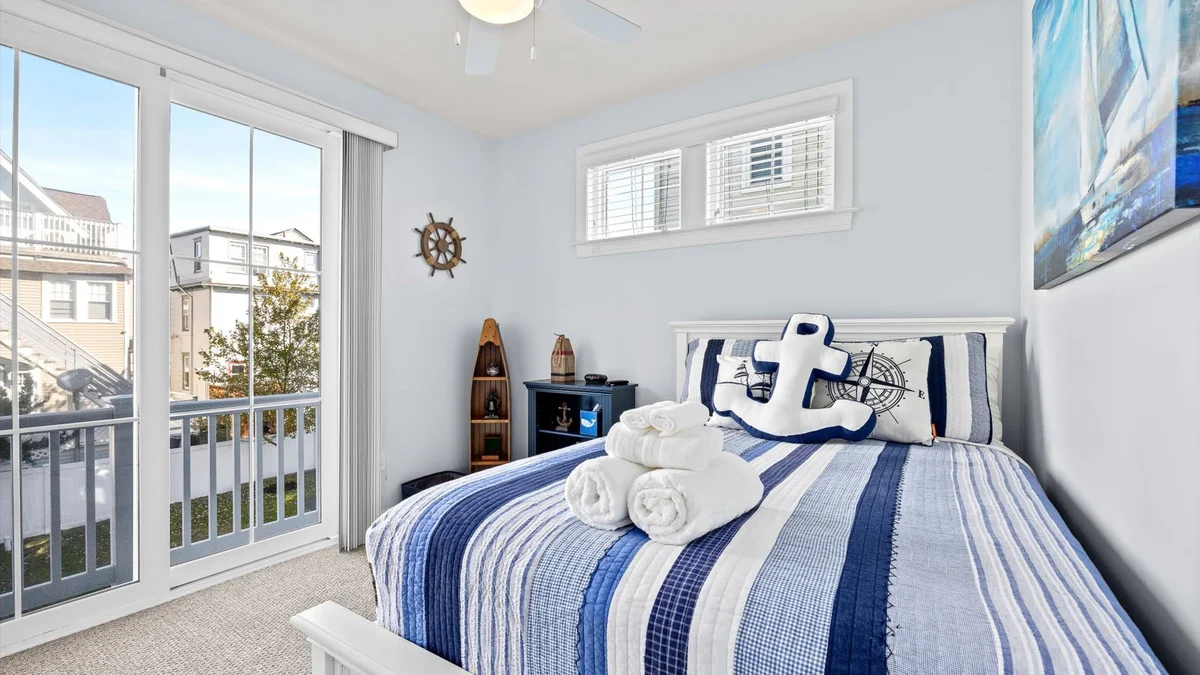 Bedroom 1 image 1