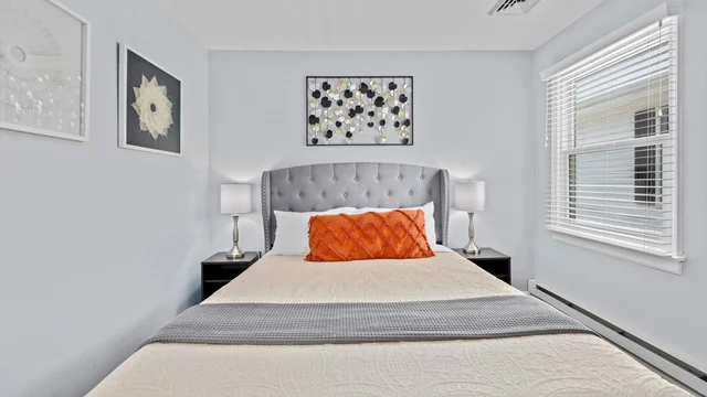 Bedroom 2 image 1