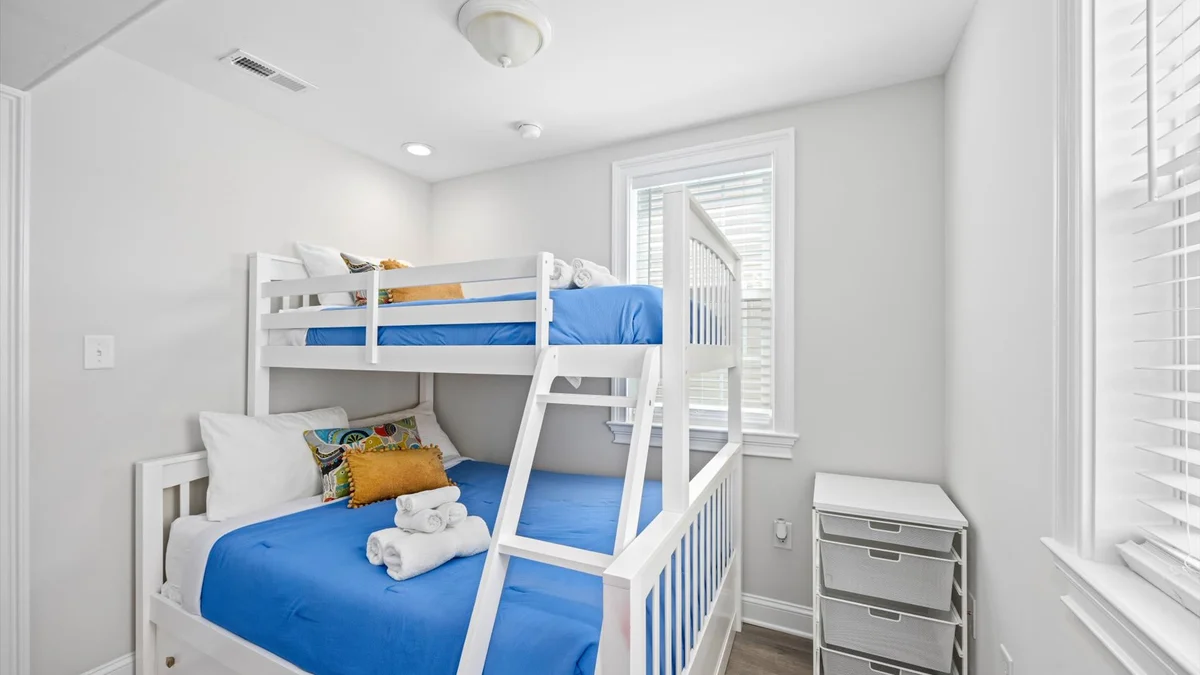 Bedroom 3 image 1
