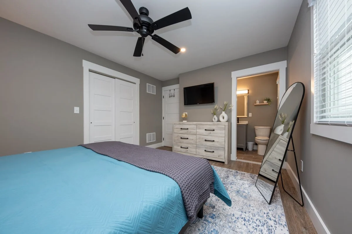 Bedroom 1 image 1