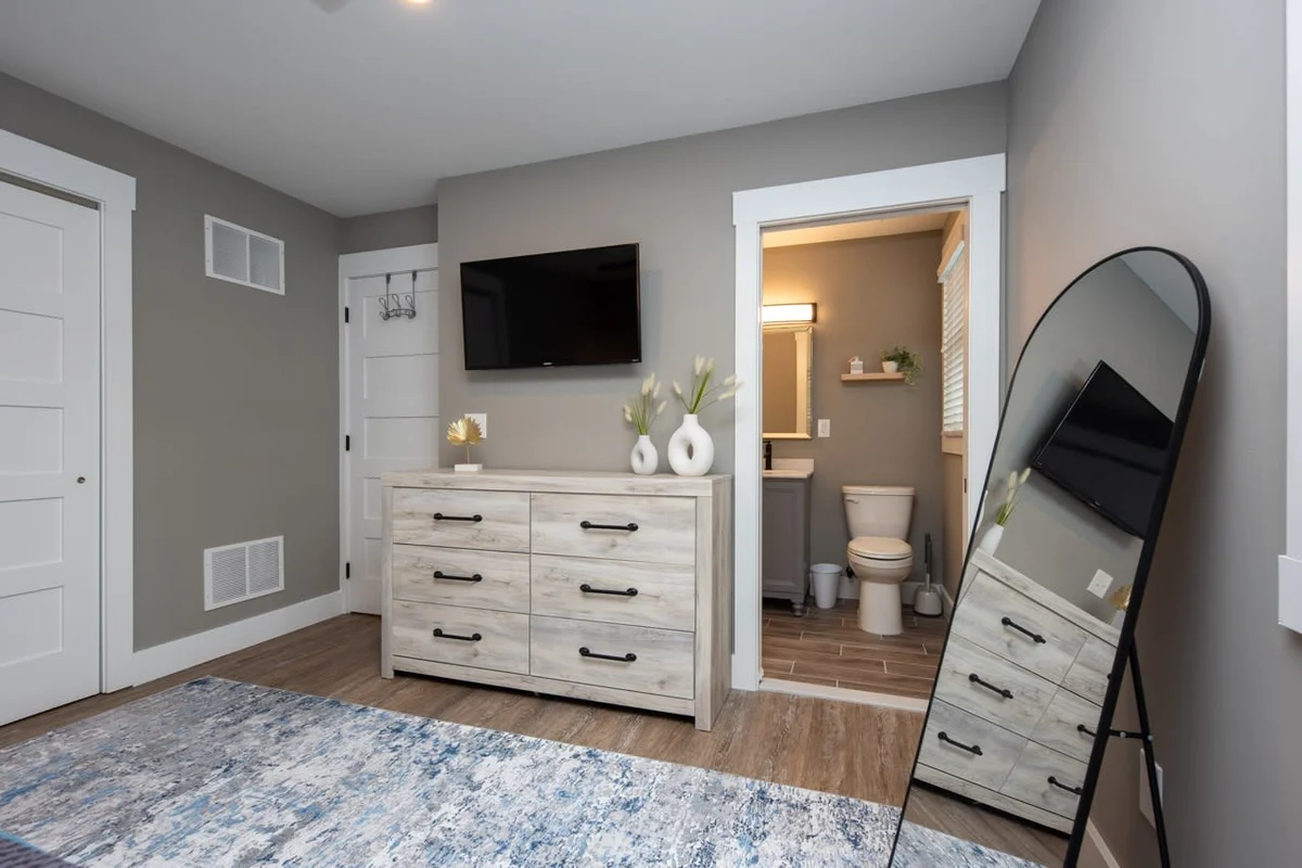Bedroom 3 image 1