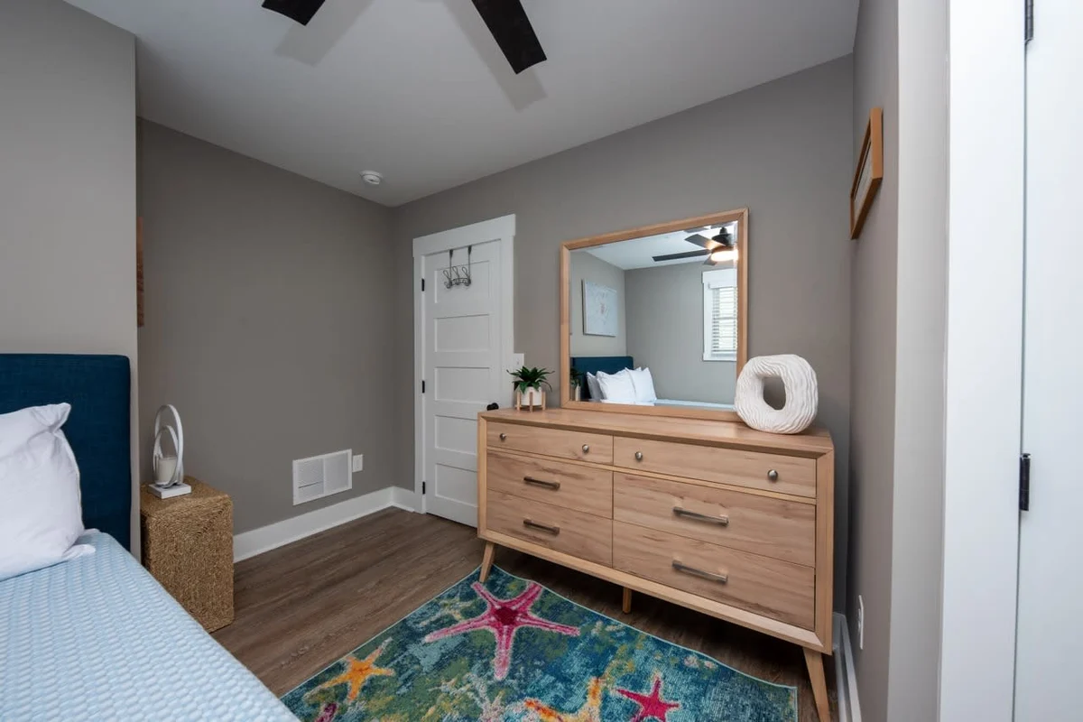 Bedroom 1 image 1