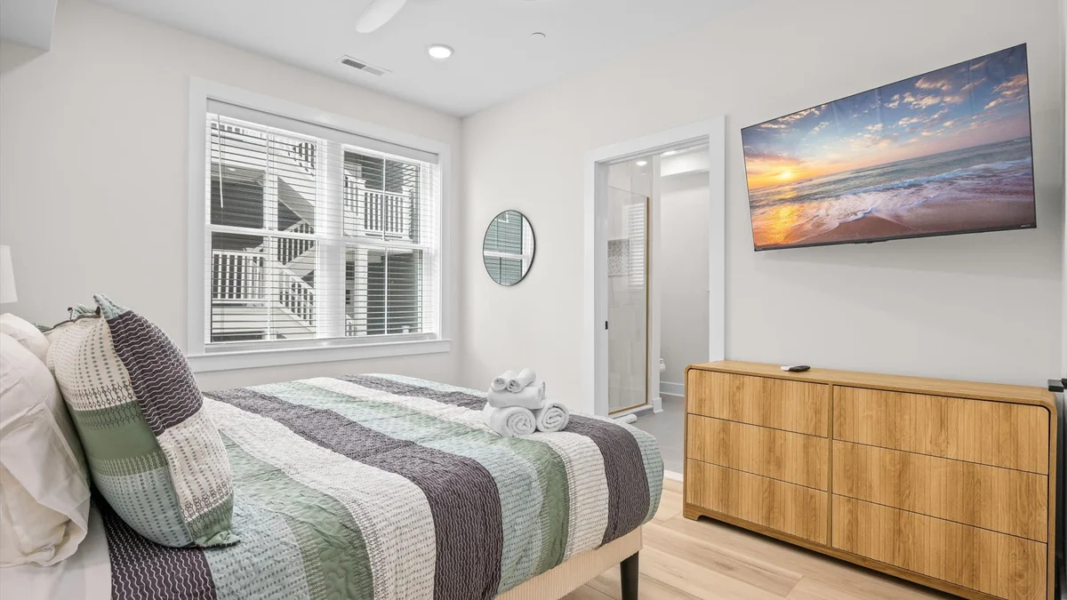 Condo in Wildwood property photo 4
