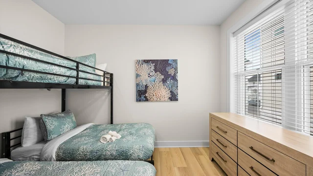 Bedroom 3 image 1