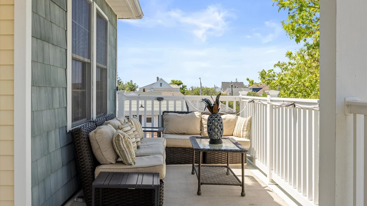 Condo in Wildwood property photo 2