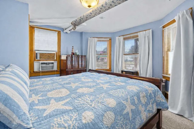 Bedroom 5 image 1