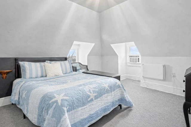 Bedroom 8 image 1
