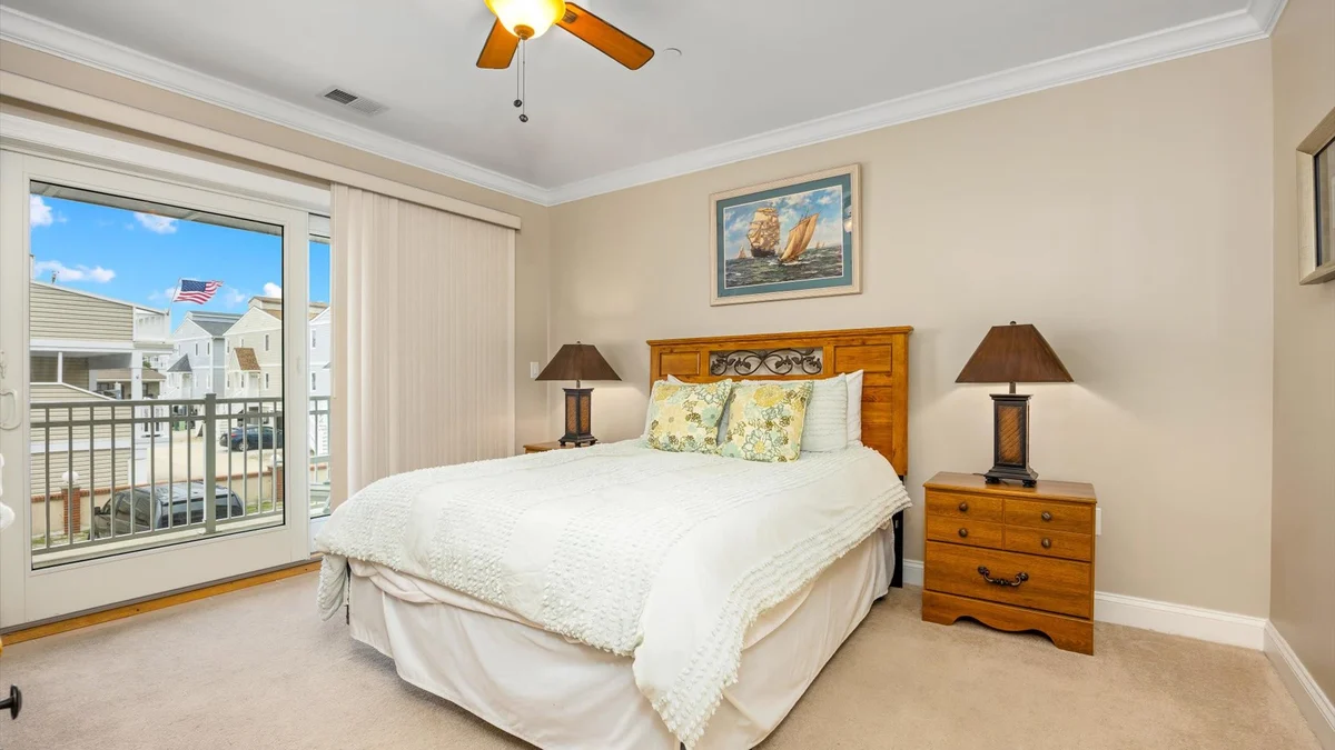 Bedroom 2 image 1