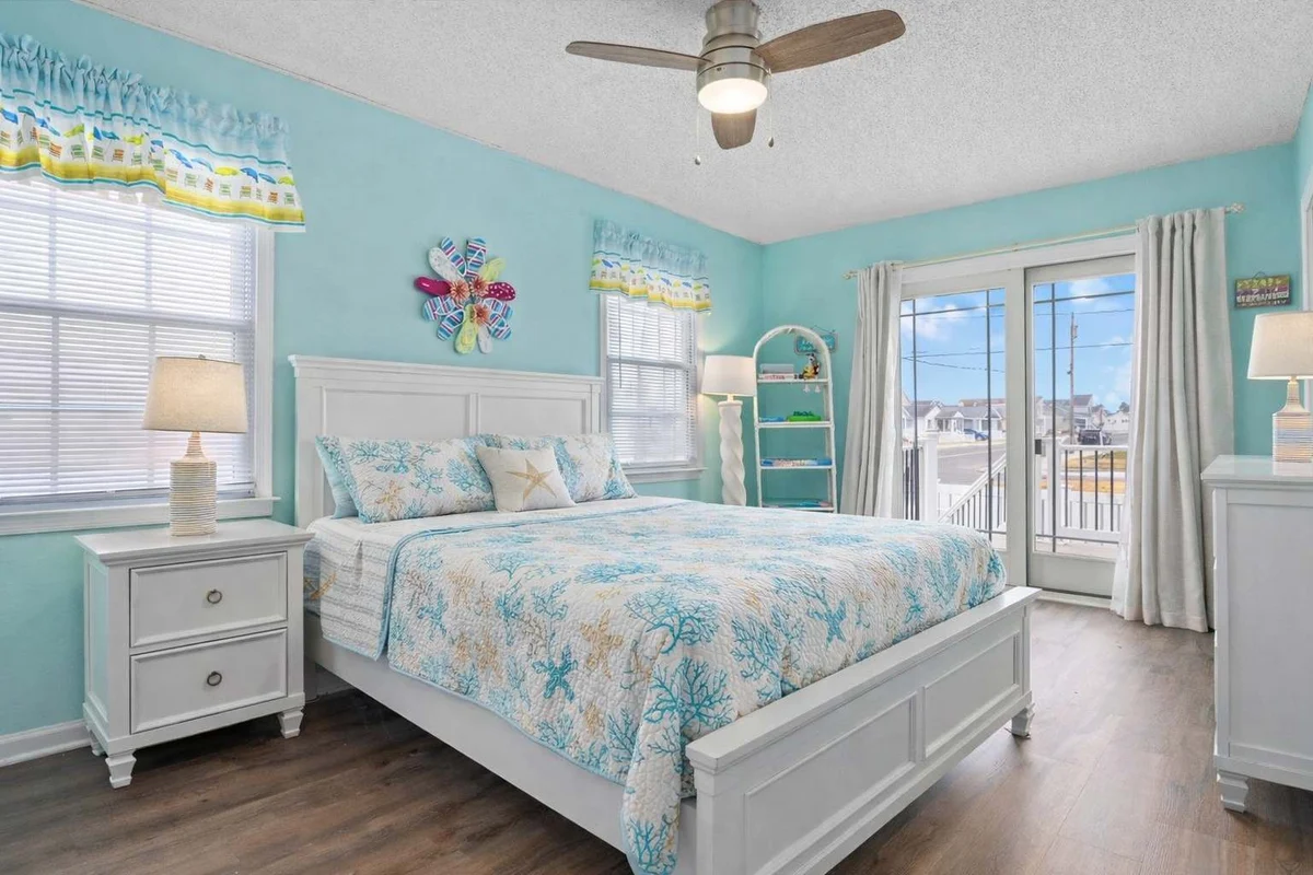 Bedroom 1 image 1