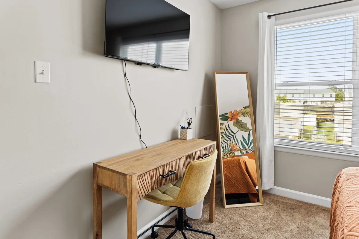 Bedroom 3 image 1