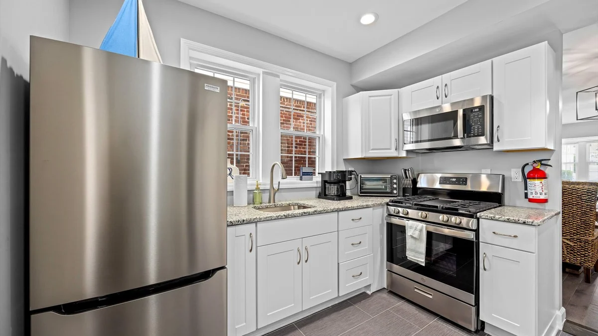 Apartment in Ventnor City property photo 4