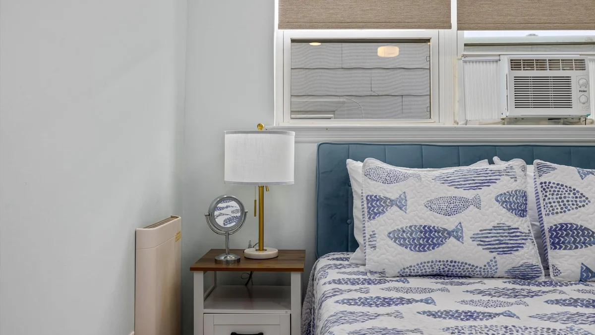 Bedroom 1 image 1