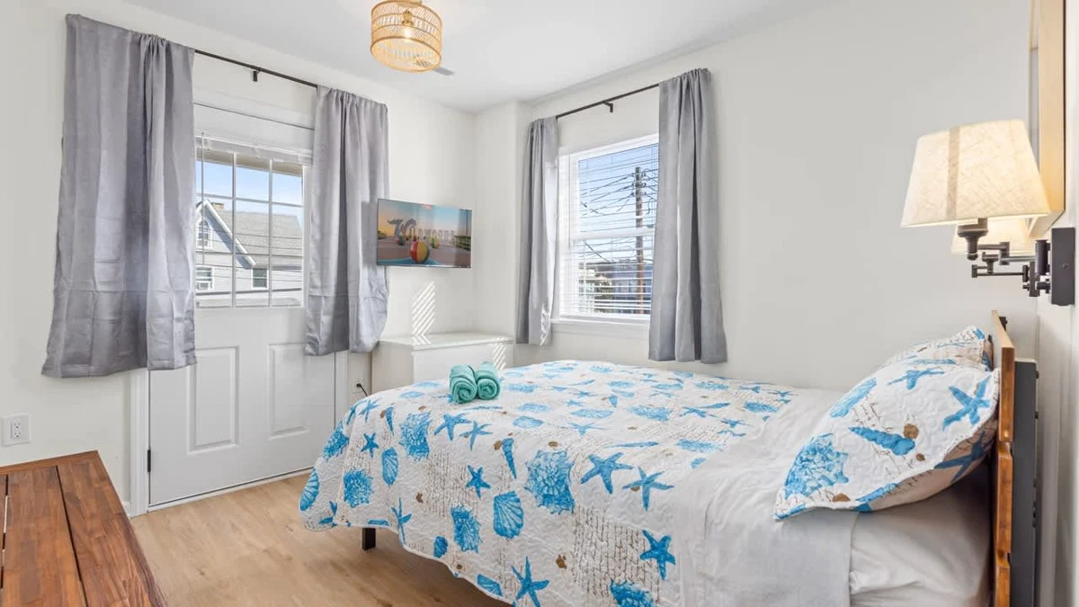 Condo in Wildwood property photo 2