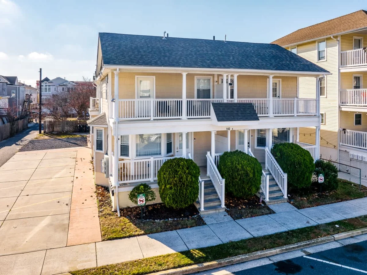 Condo in Wildwood property photo 5