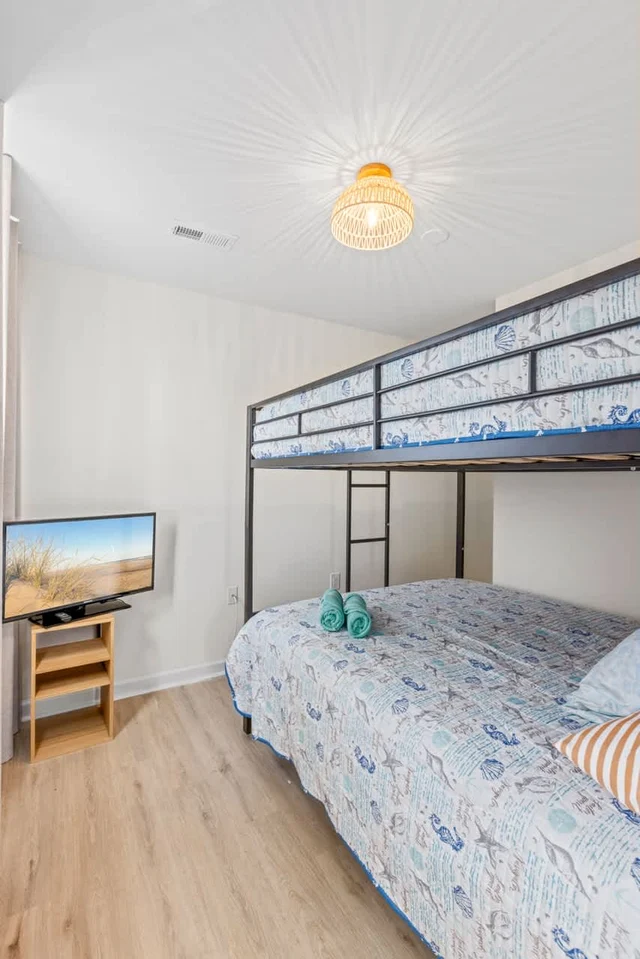 Bedroom image 1