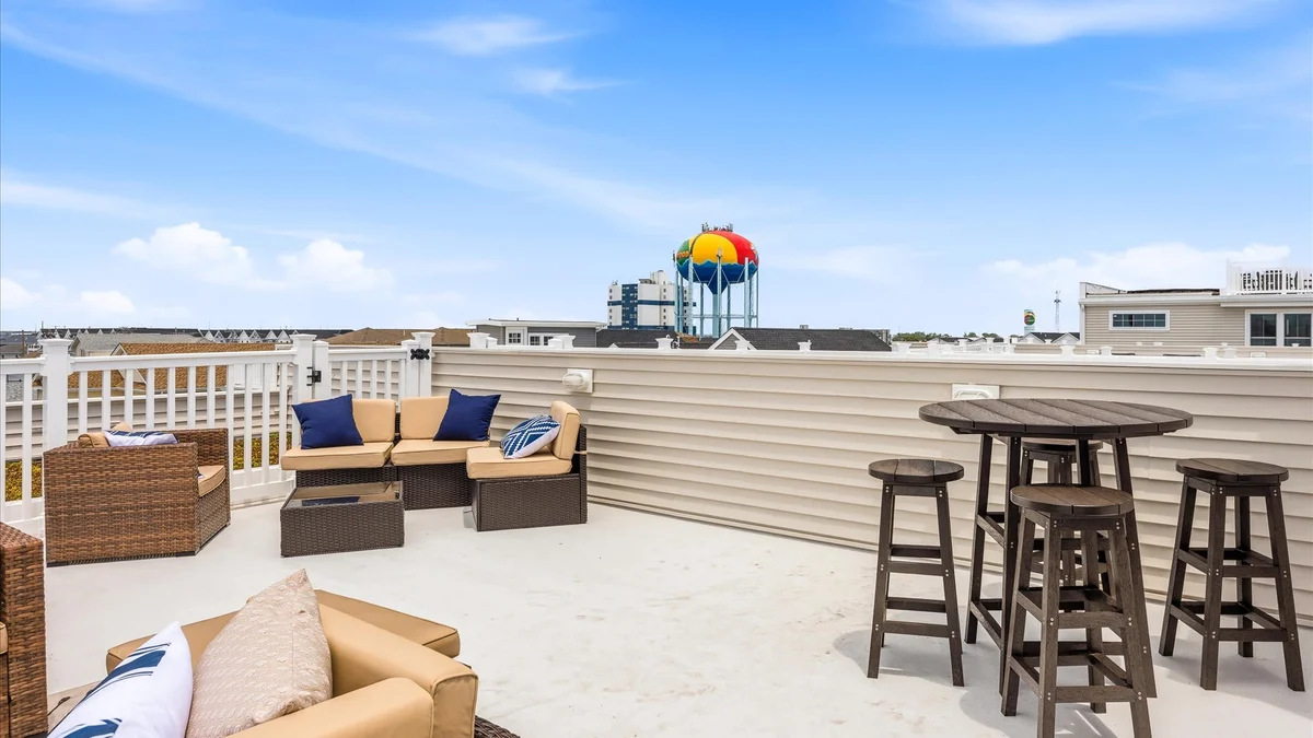 Condo in Wildwood property photo 2