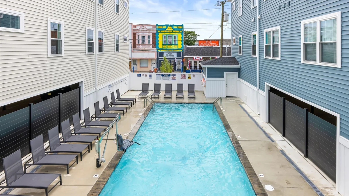 Condo in Wildwood property photo 2