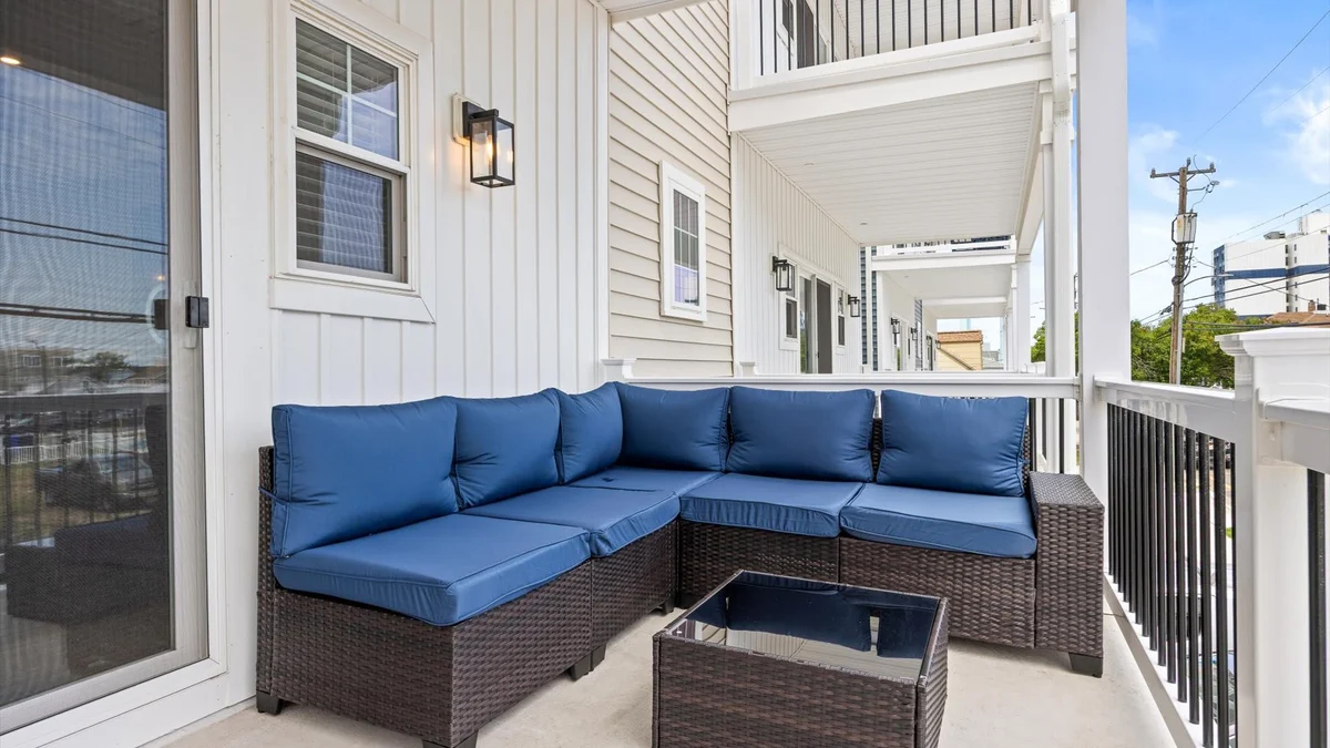 Condo in Wildwood property photo 4