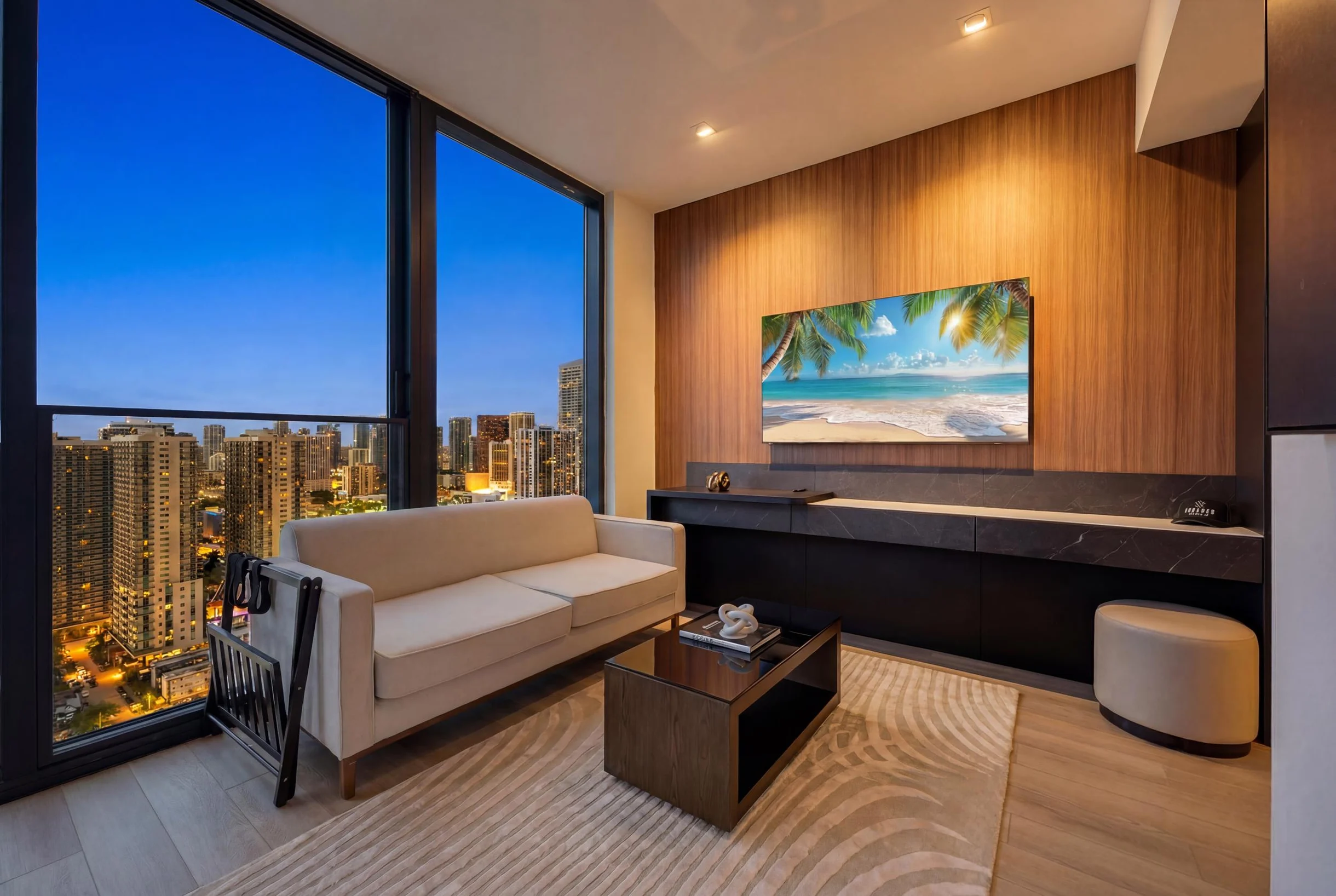 Condo in Miami property photo 4
