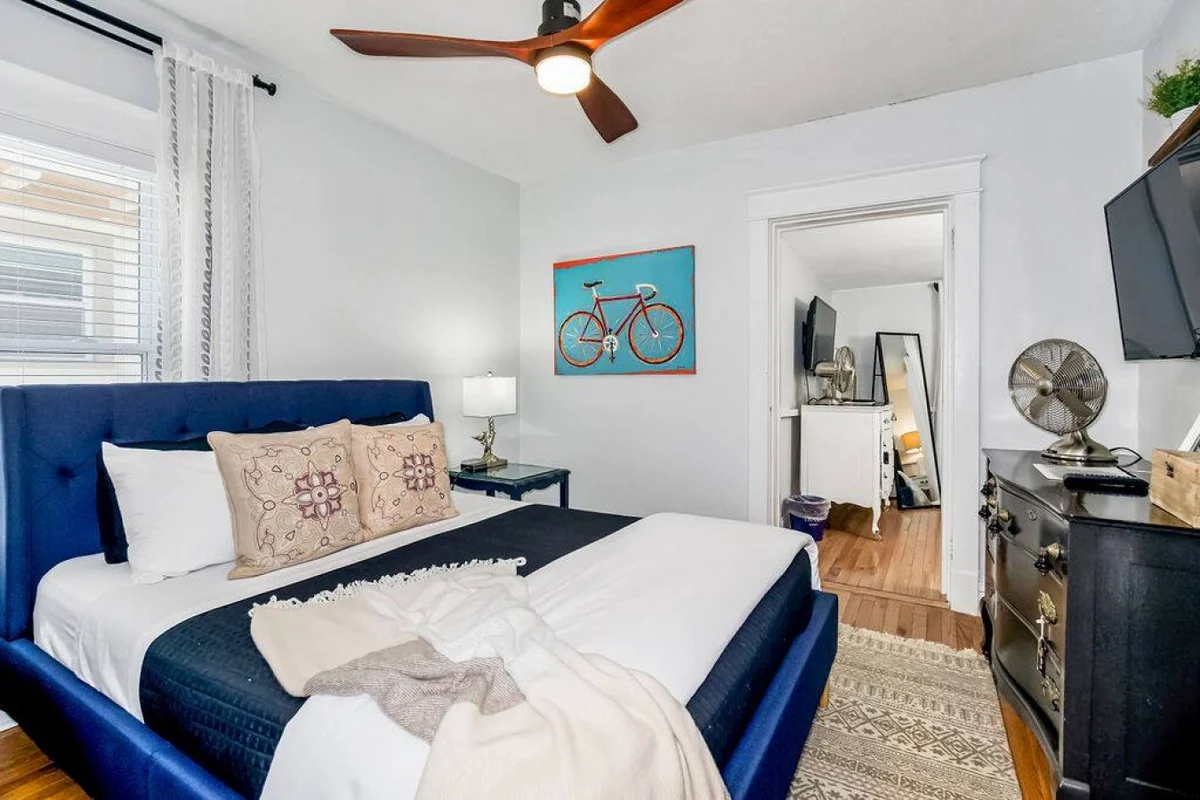 Bedroom 1 image 1