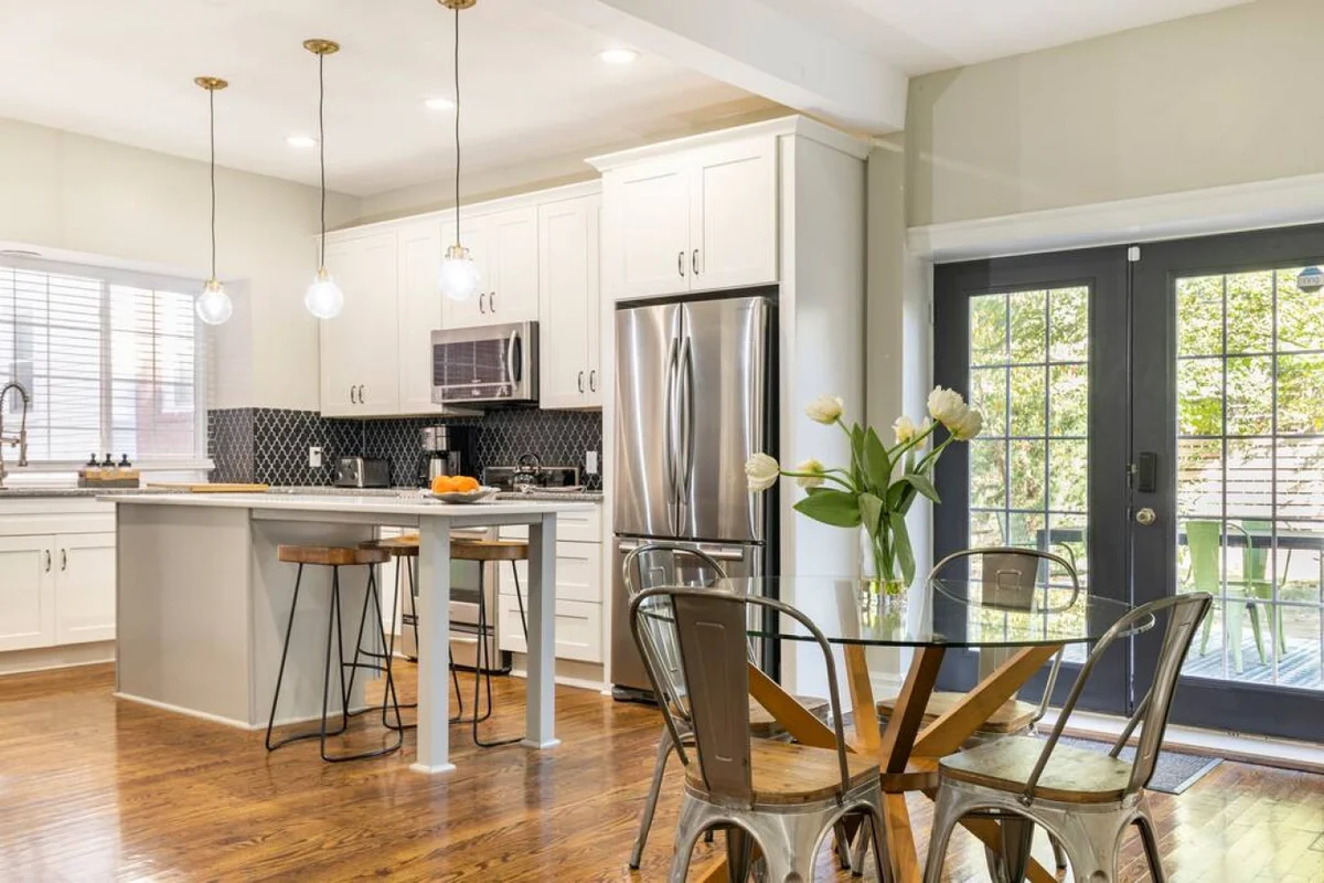 Home in Kansas City property photo 2
