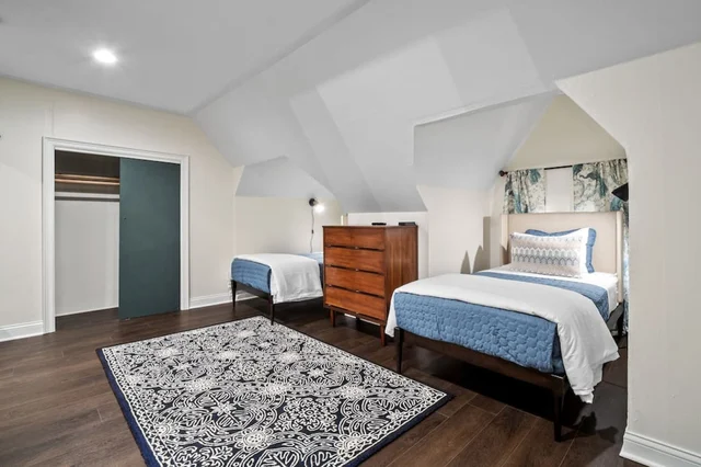 Bedroom 1 image 1