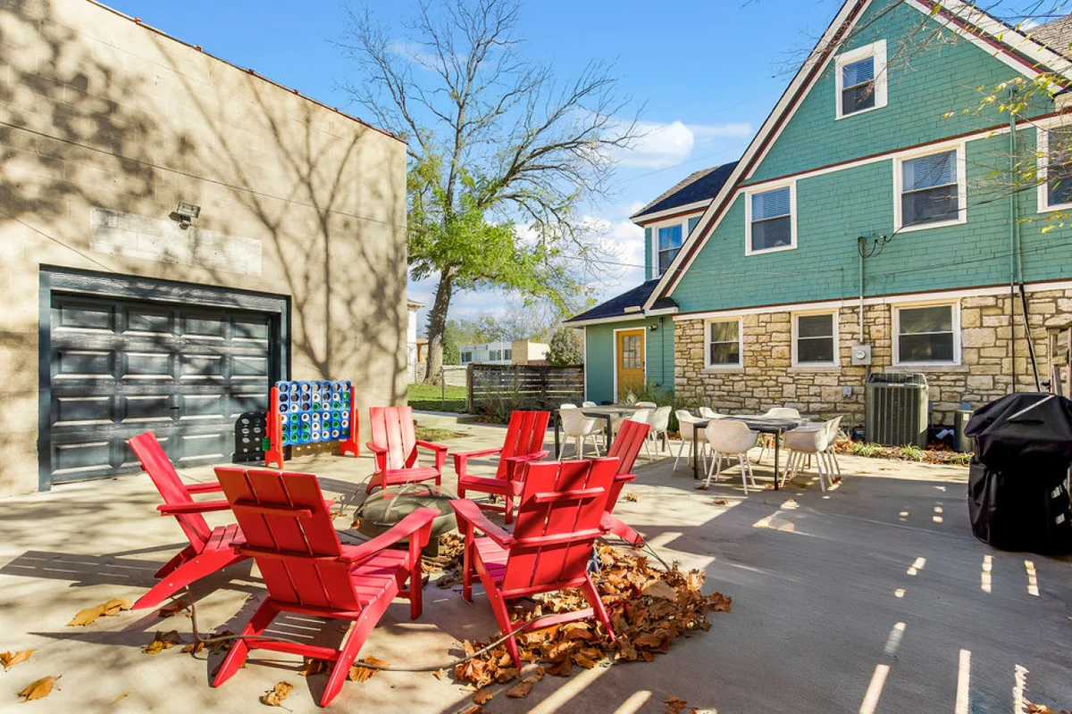 Home in Kansas City property photo 5
