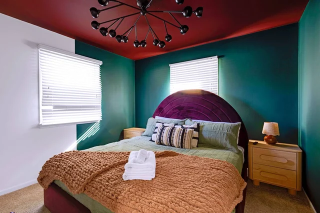 Bedroom 5 image 1