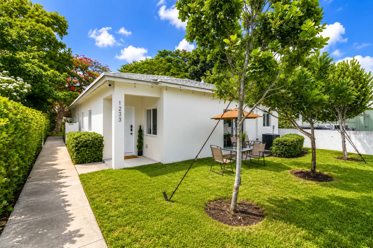 Home in Fort Lauderdale property photo 3