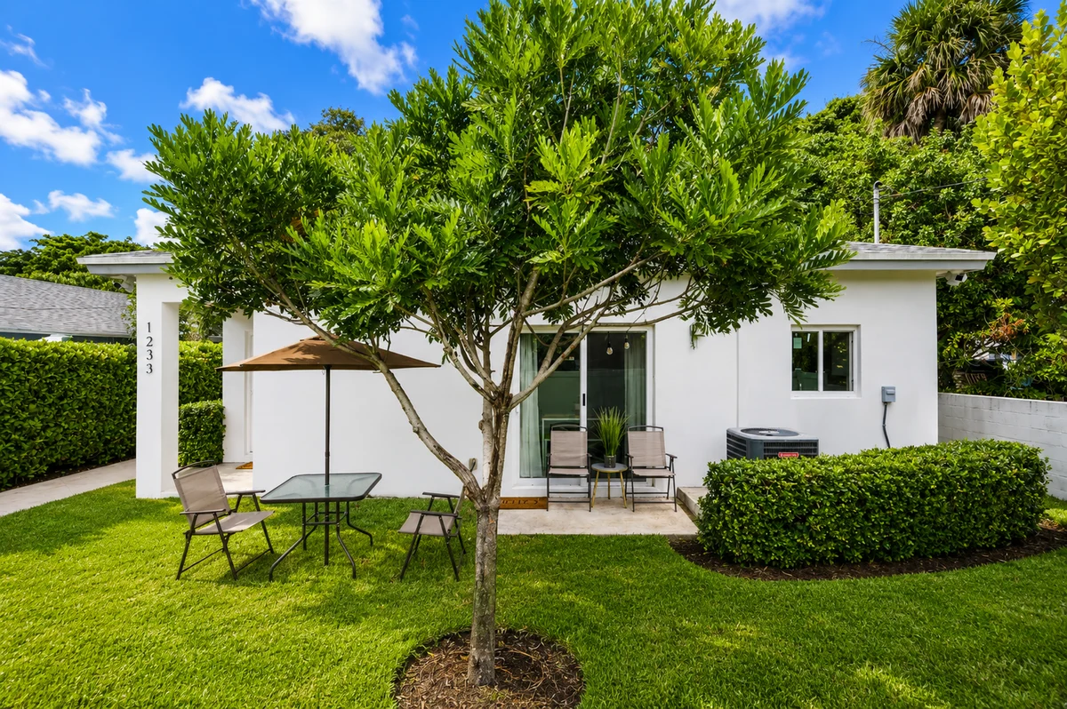 Home in Fort Lauderdale property photo 2