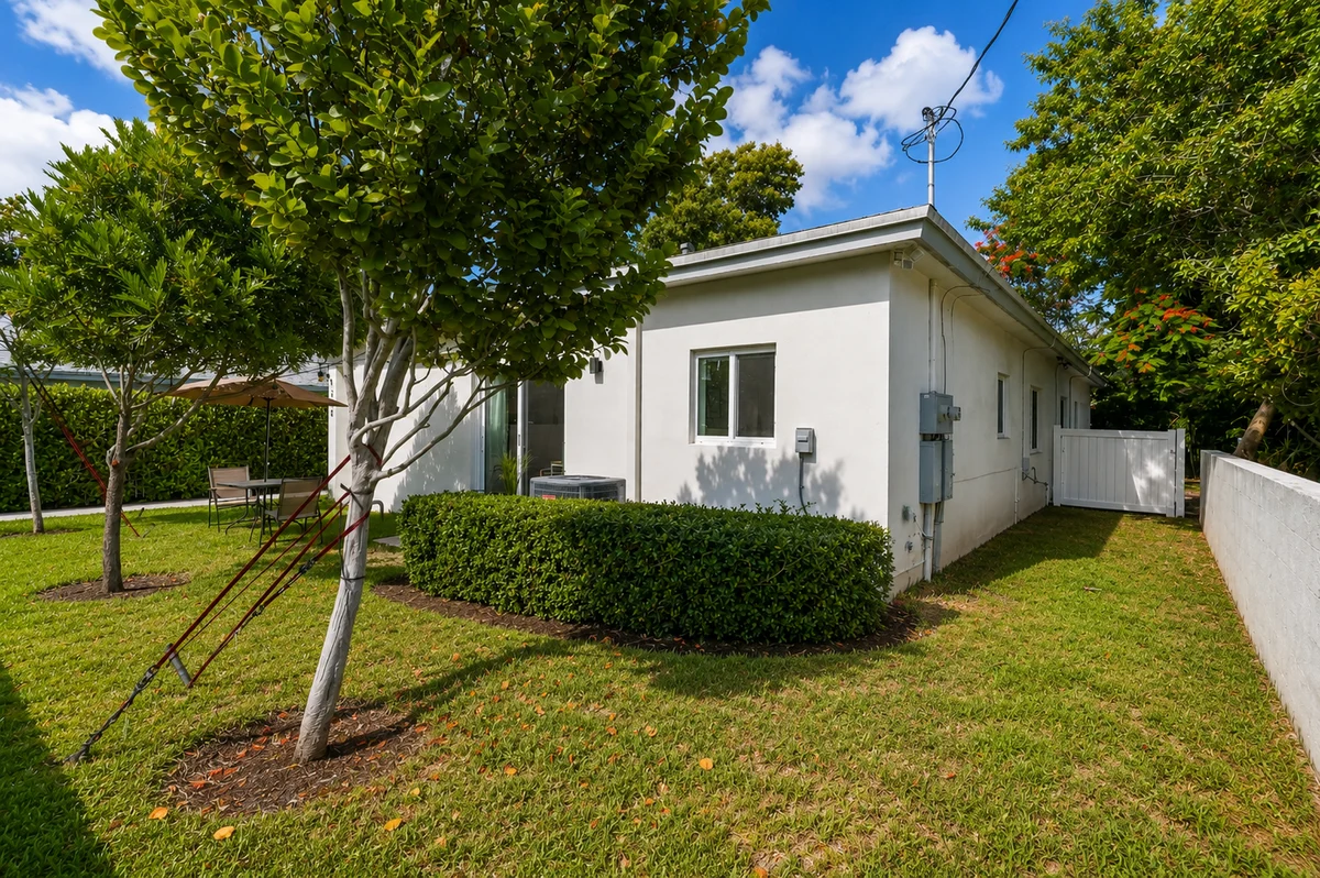 Home in Fort Lauderdale property photo 5