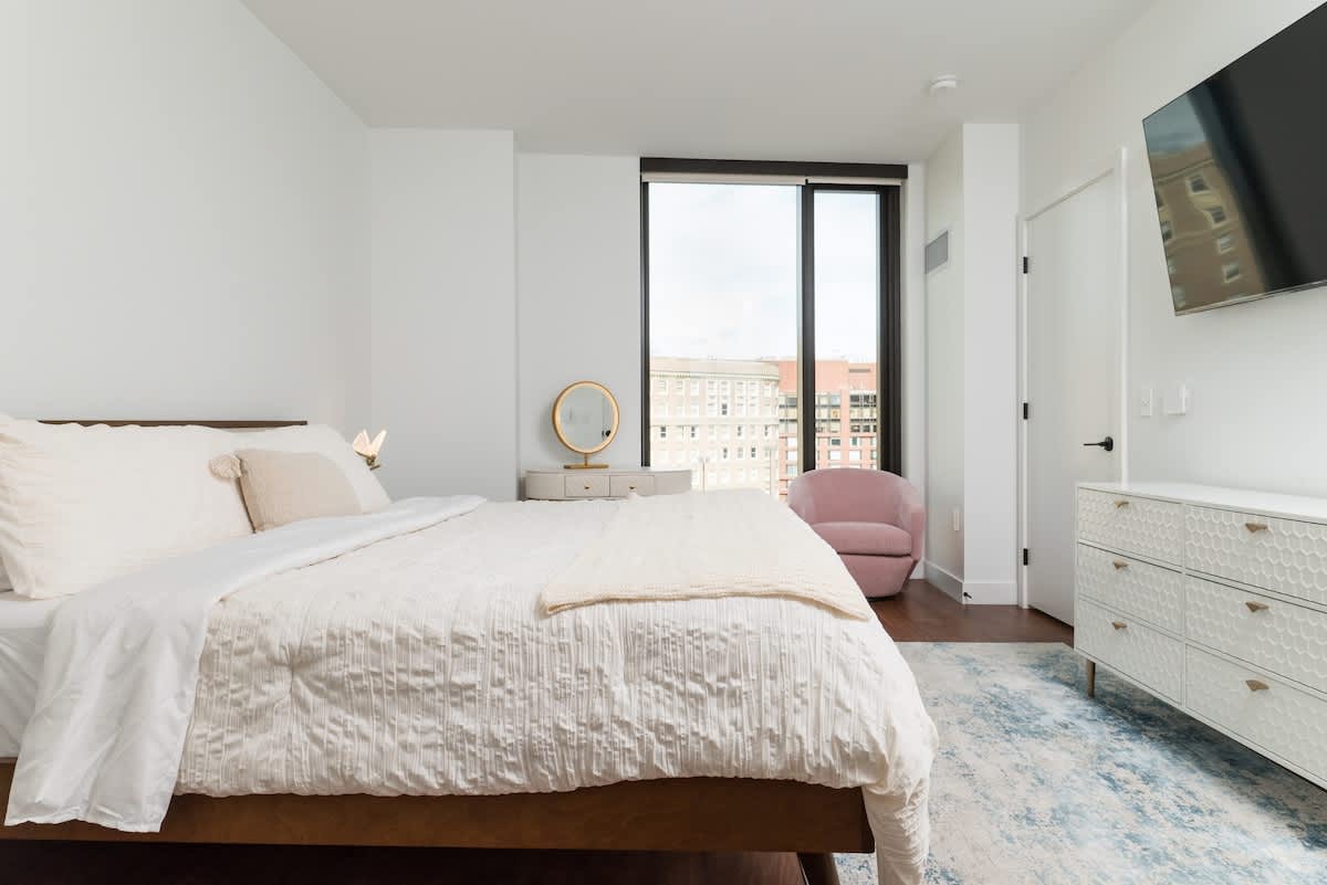 Apartment in Boston property photo 2