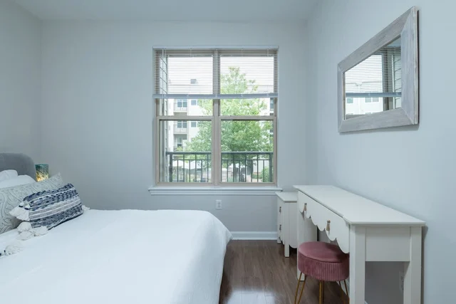 Bedroom 1 image 1
