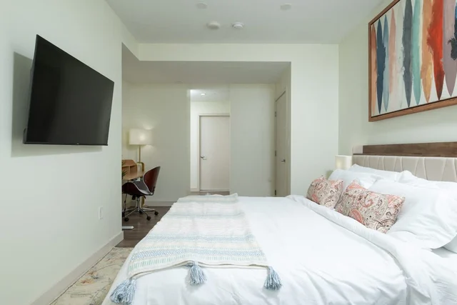 Bedroom 3 image 1