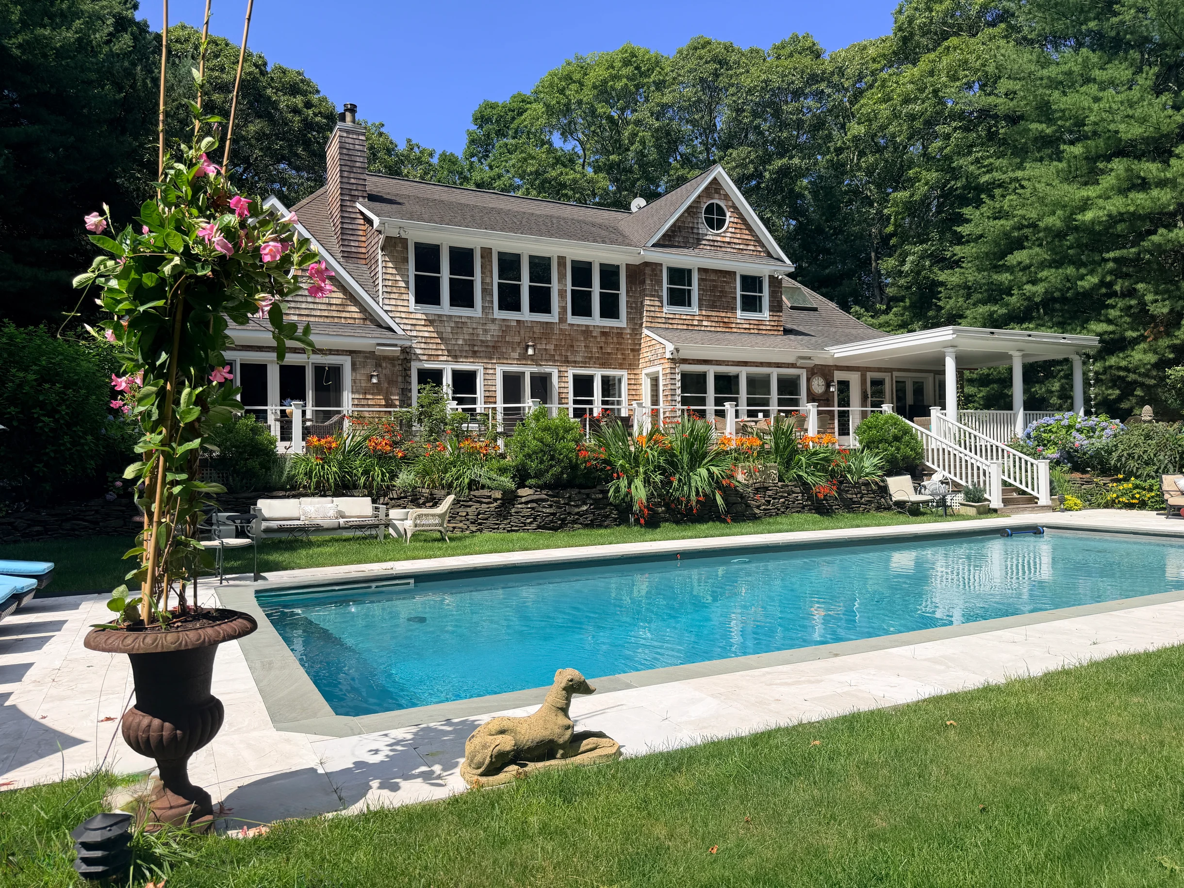 Home in East Hampton property photo 1